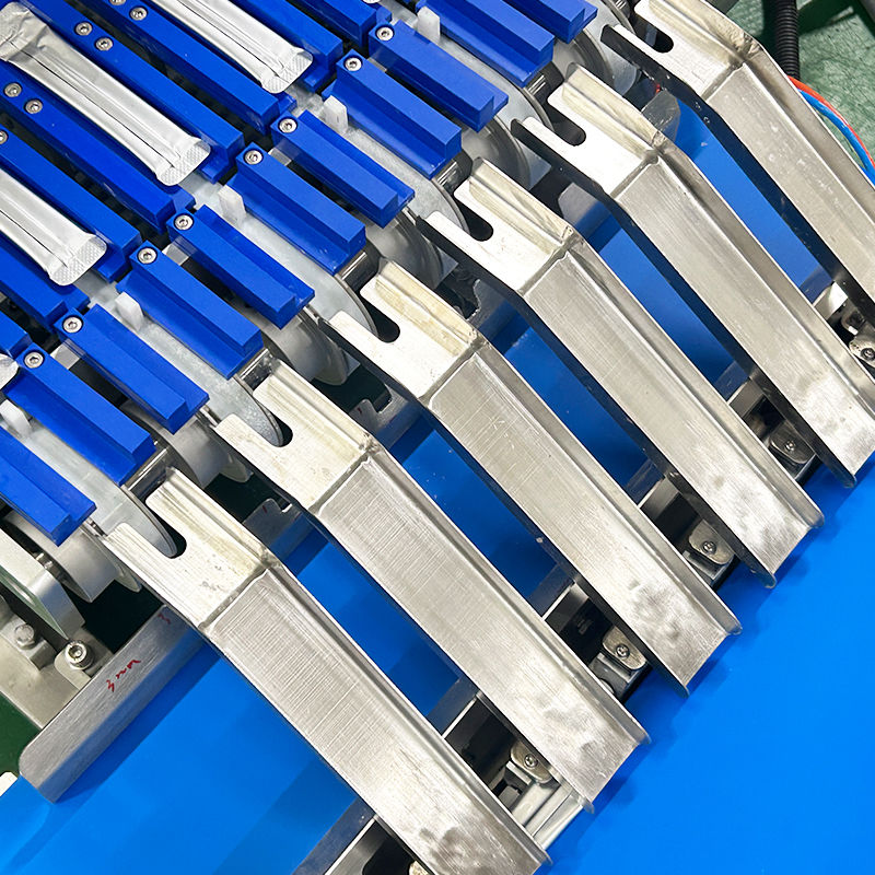 Máquina Automática de Embalagem, Enchimento e Selagem Multifaixas de Picolés e Doces Gelados, para Embalagens Líquidas