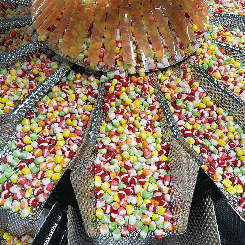 Máquina de Embalagem de Grânulos 200g 500g Totalmente Automática VFFS Pesagem Selagem Embalagem de Sacos Embalagem de Doces Salgadinhos Máquina de Embalagem de Nitrogênio